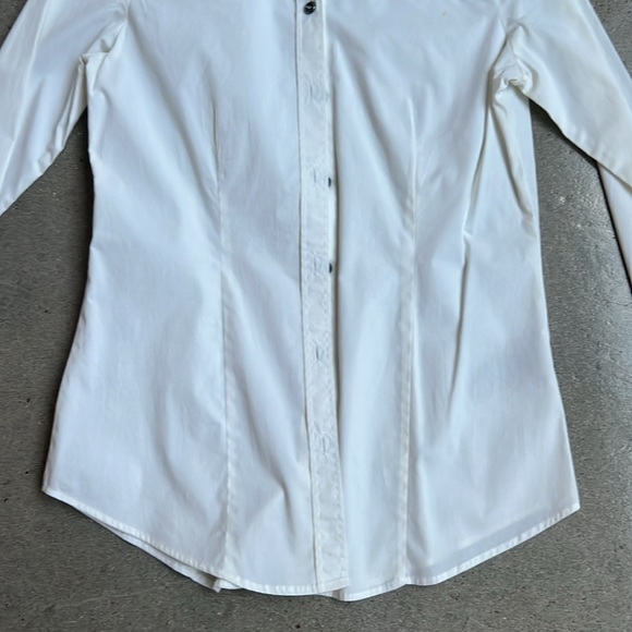 Women's Burberry collar button down - US size 6. - Picture 4 of 10